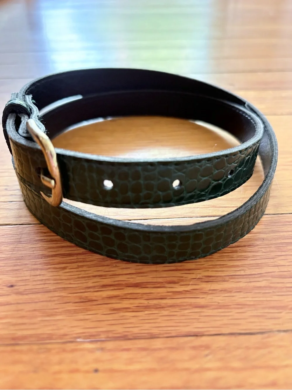 Slim Croc-Embossed Leather Belt in Deep Green with Gold Buckle